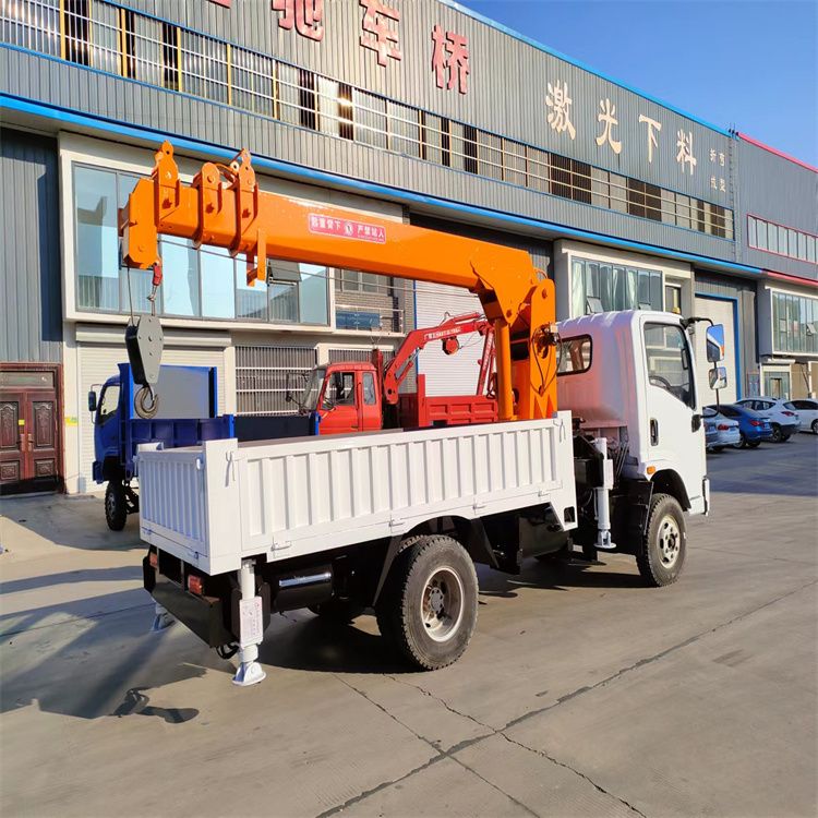 林西县三轮随车吊定制 农用改装机自备吊中瑞长期出售